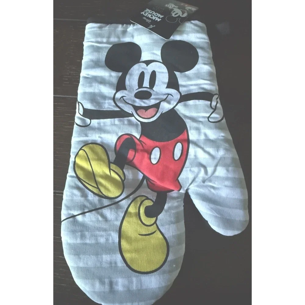 Mickey Mouse Oven Mitt  New with Tags